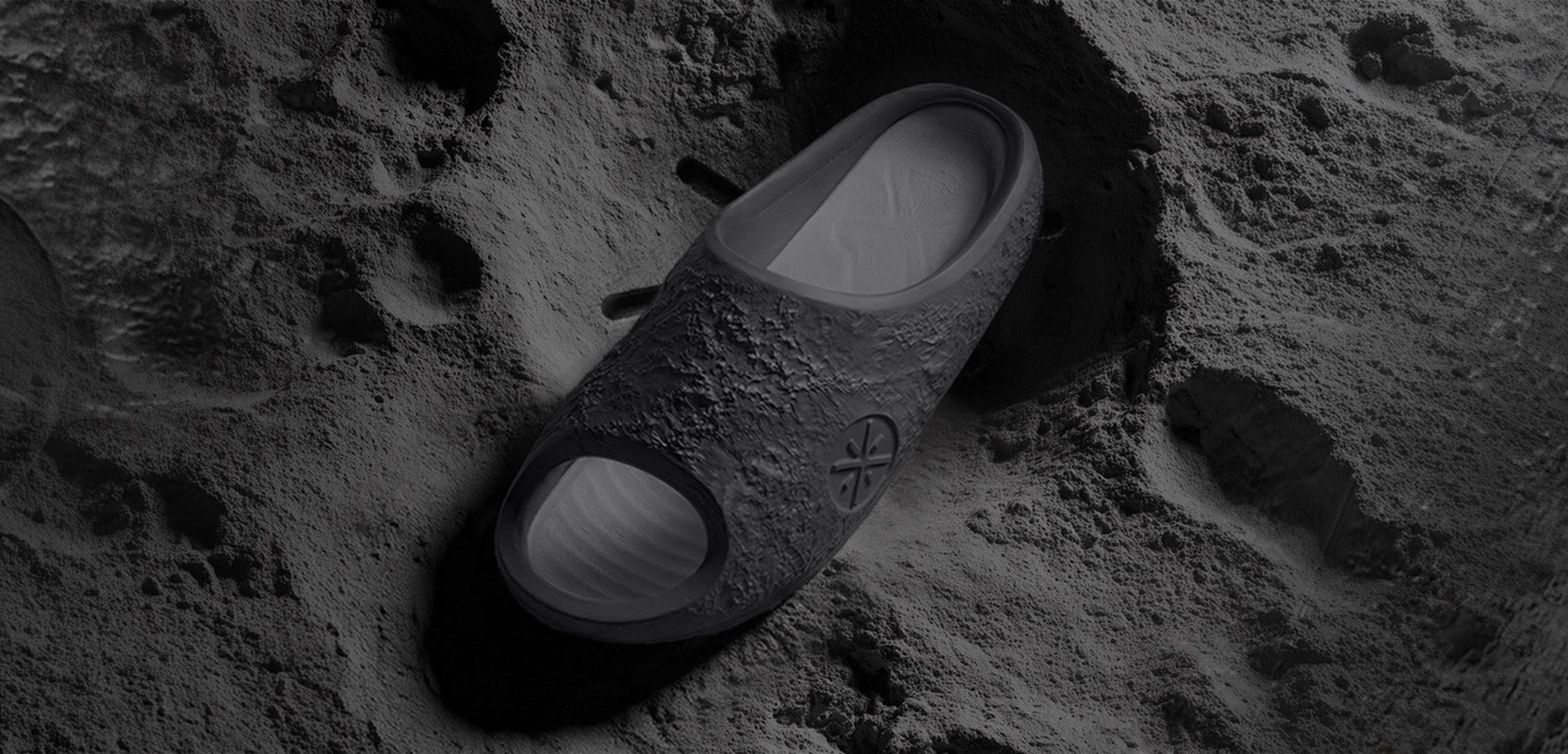 踏み石 黒曜石の巨石 Lunar Rock Lite「黒曜石」 | Way of Wade Shoes｜ウェイオブウェイド